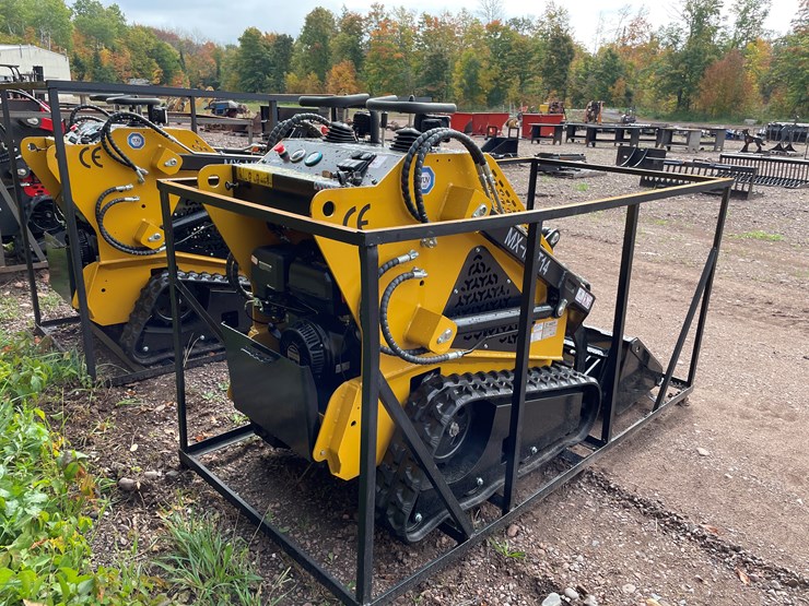 #8175-•-agt-compact-track-loader-image-5