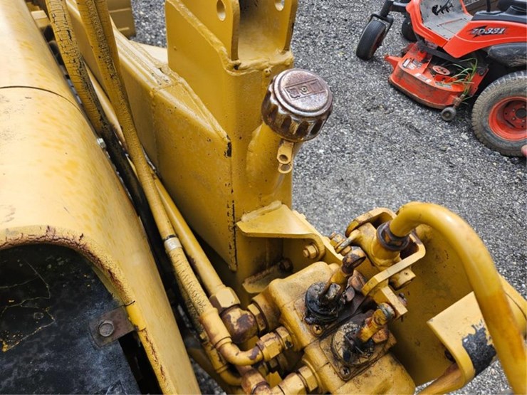 #2008-•-massey-ferguson-loader-tractor-image-34