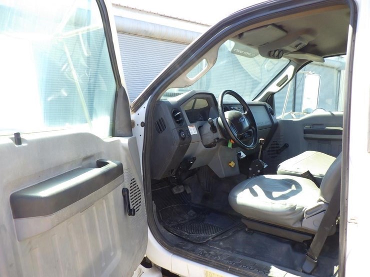 2013-ford-f650-image-6