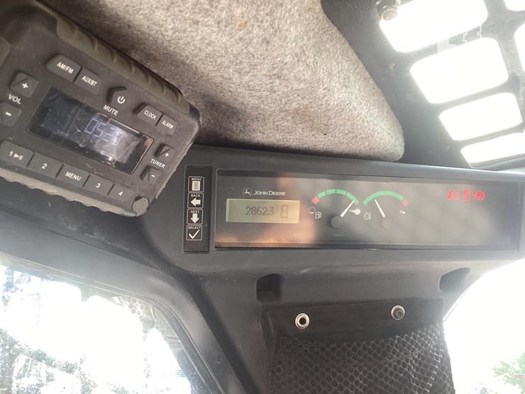 2020-deere-333g-image-14