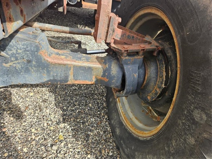 #2003-•-case-international-7110-magnum-tractor-image-41