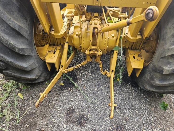 #2008-•-massey-ferguson-loader-tractor-image-18