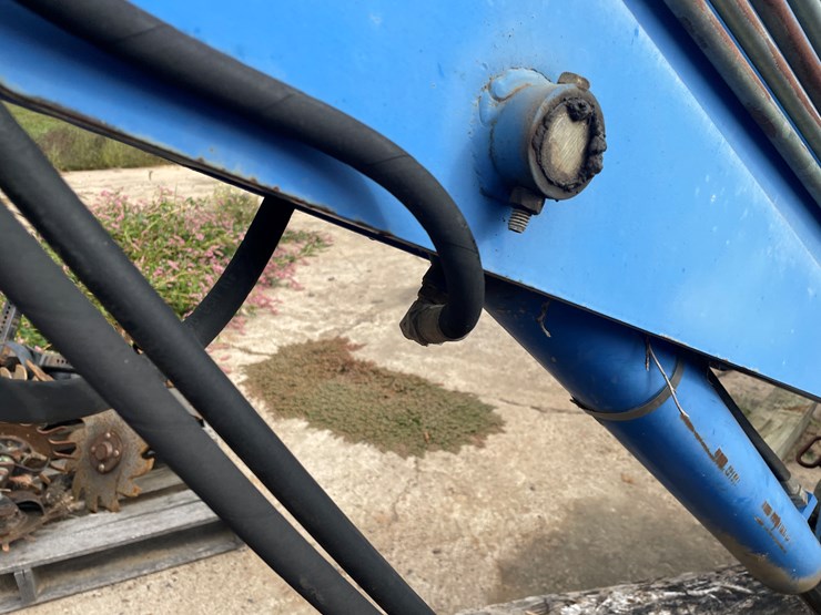 new-holland-92lb-image-16