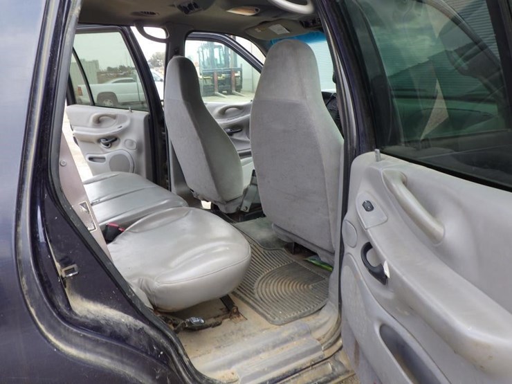 2001-ford-expedition-image-8