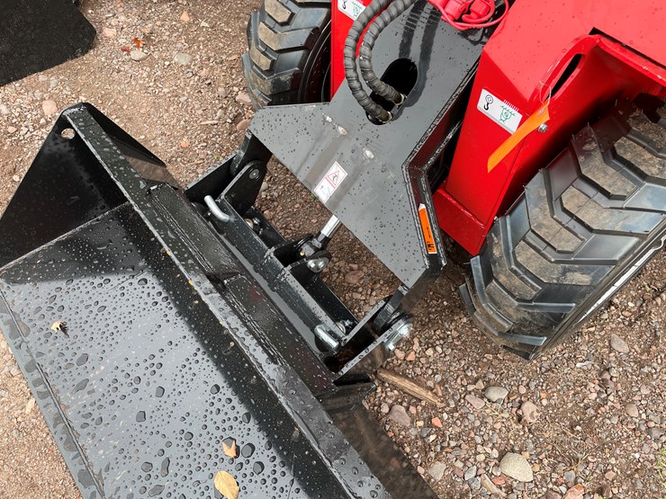 #8166-•-agt-wheel-loader-image-17