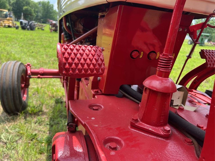 farmall-560-lp-image-60