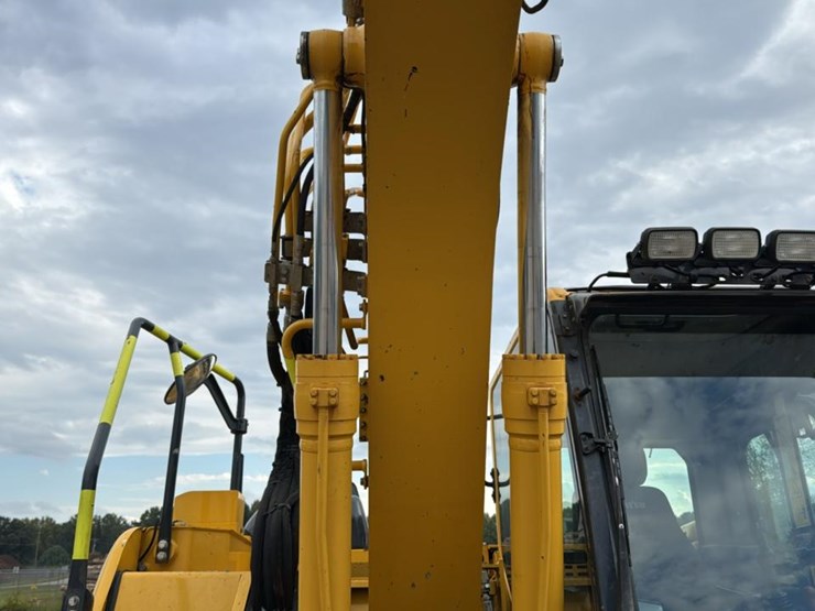 2022-komatsu-pc138-image-16