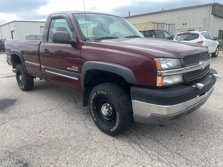 2003-chevrolet-silverado-2500-image-3
