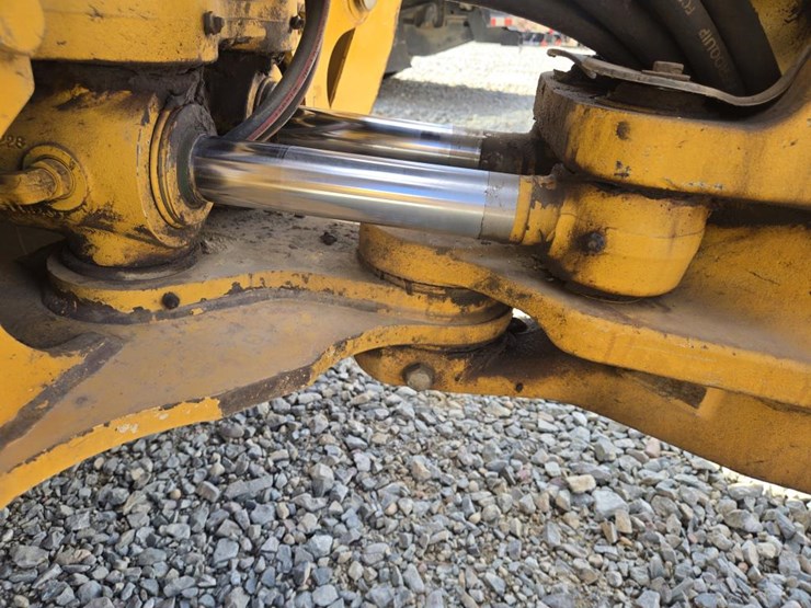 2015-deere-310sl-hl-image-47