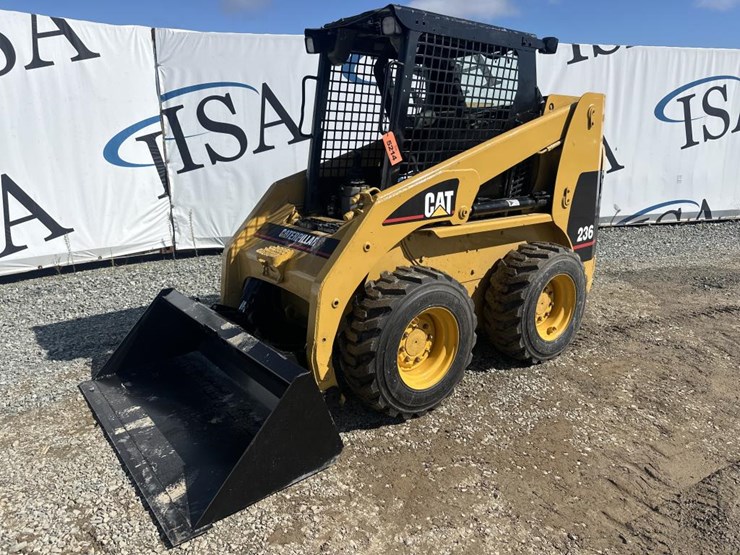 caterpillar-236-image-1