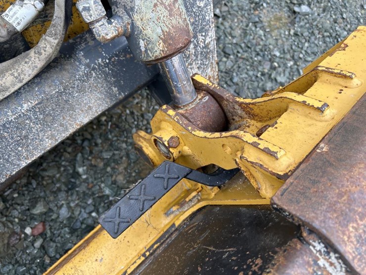 deere-318g-image-12