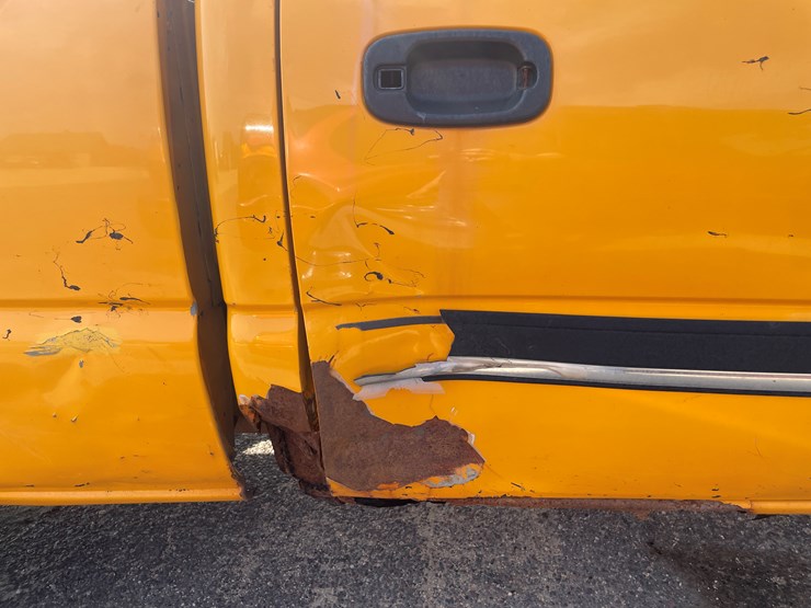 #1007-•-2004-chevy-2500-hd-(has-wi-title)-image-26
