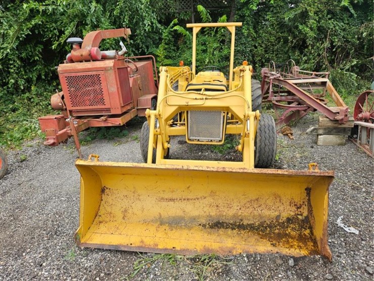 #2008-•-massey-ferguson-loader-tractor-image-8