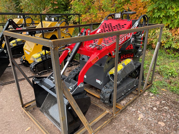 #8173-•-agt-compact-track-loader-image-1