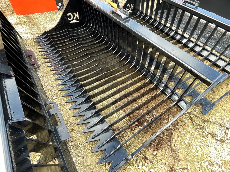 #3010-•-skid-steer-71"-rock-bucket-image-7