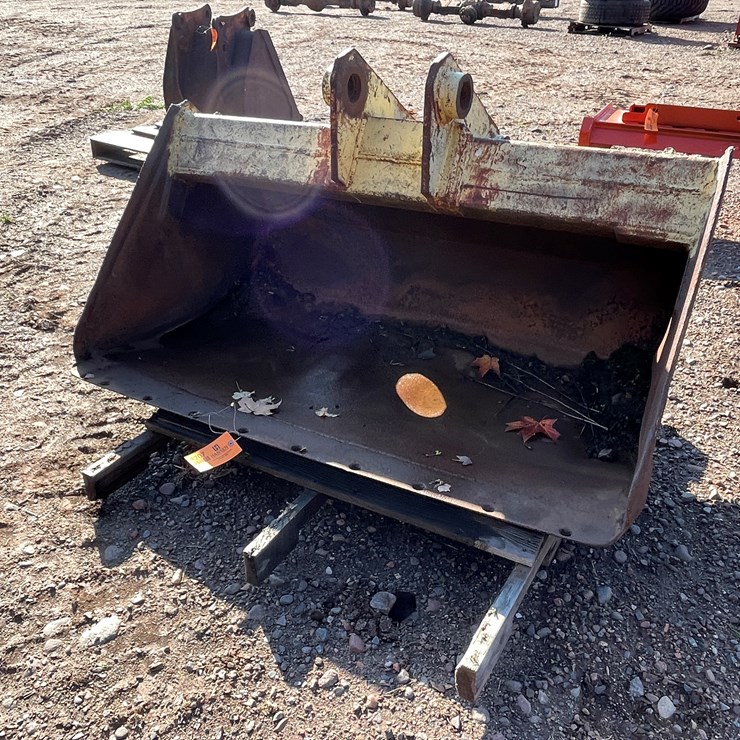 #8207 • Excavator Bucket