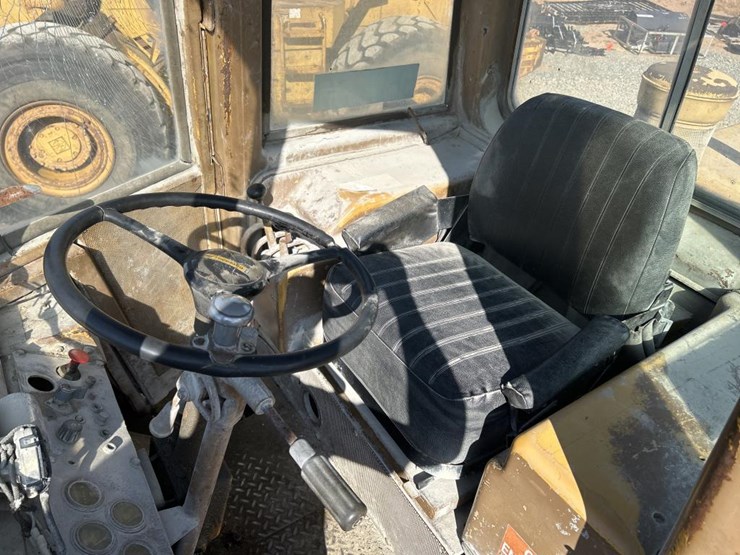 1980-caterpillar-930-image-55