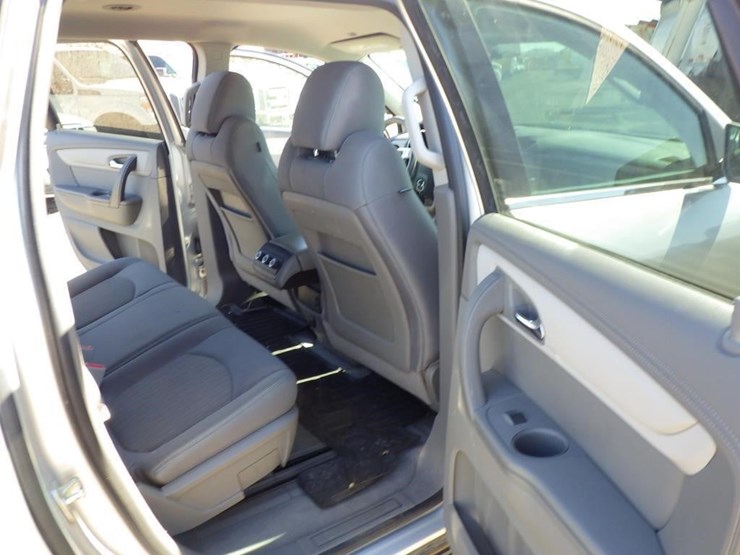 2014-chevrolet-traverse-image-8