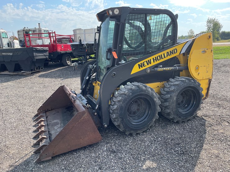 2019-new-holland-l216-image-10