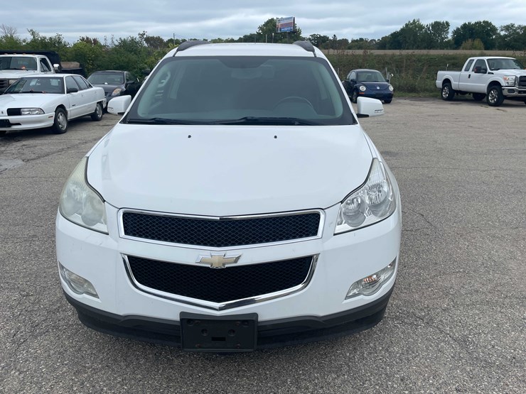 2009-chevrolet-traverse-image-2