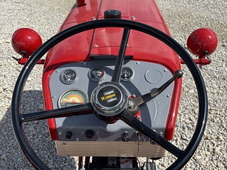 farmall-240-image-35