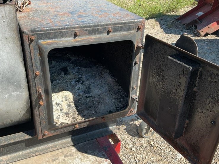 #110-•-bbq-smoker-and-trailer-image-19