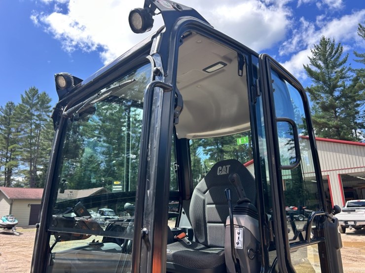 #1034-•-2023-caterpillar-302.7-cr-mini-excavator-image-22