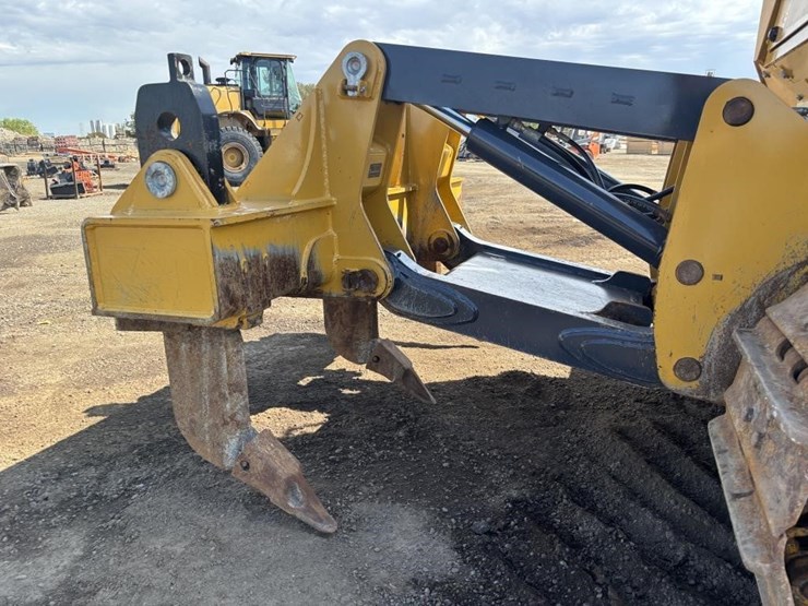 2017-deere-750k-image-14