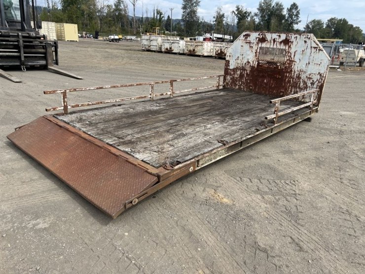 flatbed-hook-body-image-3