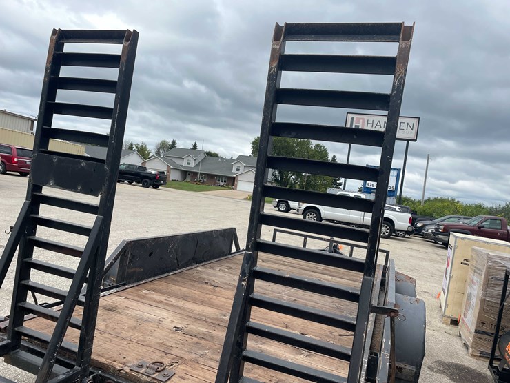 #1978-•-2002-reliable-welding-2-axle-trailer-(has-wi-title)-image-14