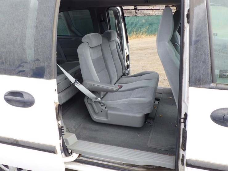 2004-ford-freestar-image-8