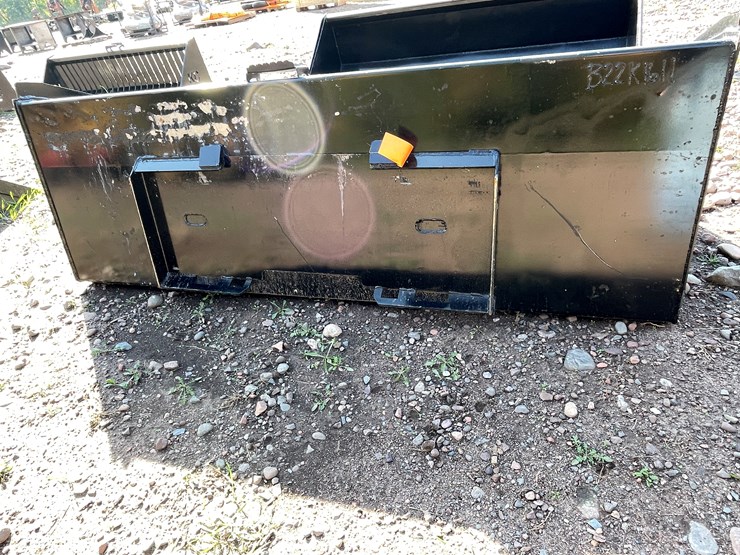 #8233-•-new-kc-84"-skid-steer-snow-or-litter-bucket-image-5