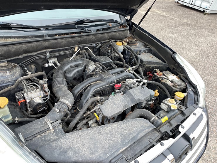 #1037-•-2014-subaru-outback-(wi-title-in-delay)-image-33