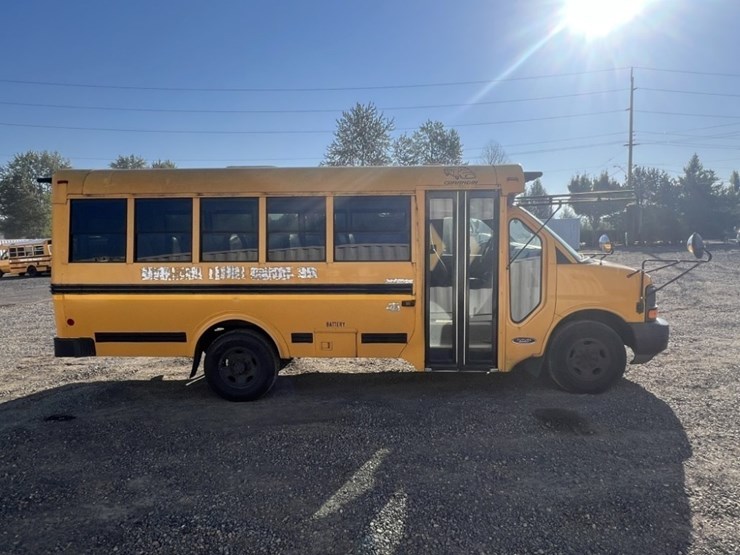 2007-chevrolet-express-school-bus-image-3