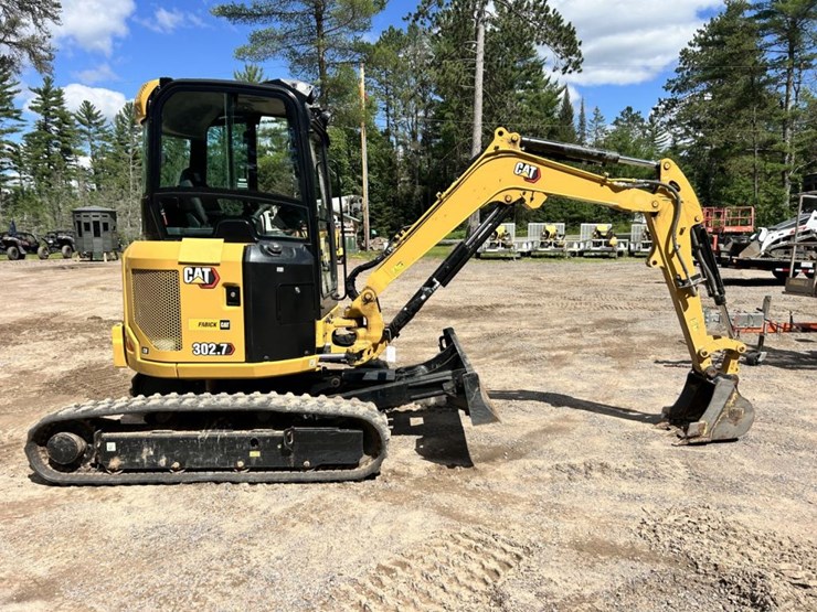 #1034-•-2023-caterpillar-302.7-cr-mini-excavator-image-6