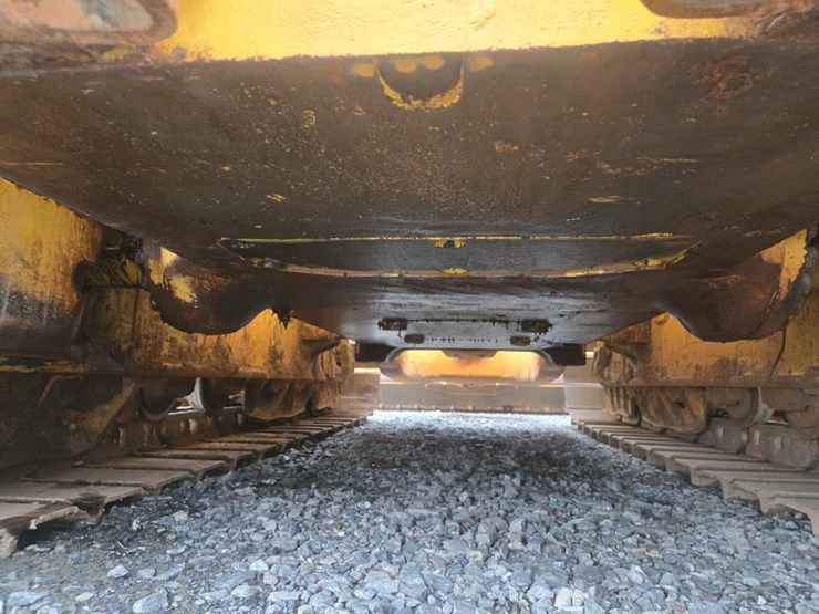 2014-komatsu-d51pxi-image-35