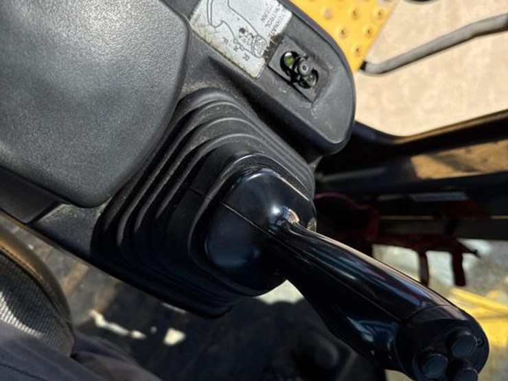 2018-deere-844k-image-57