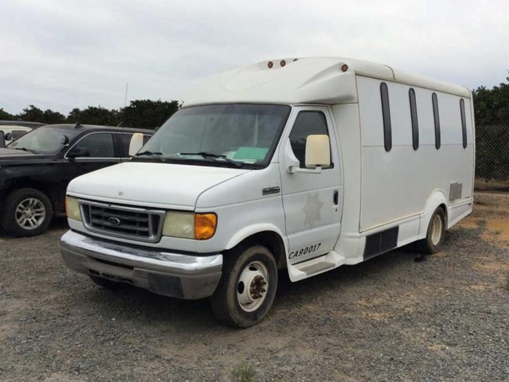 2007-ford-e350-image-2