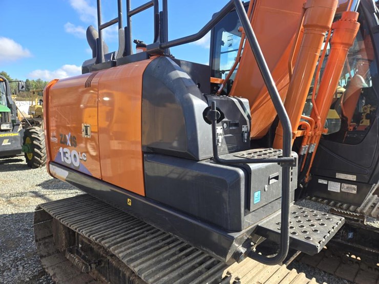 hitachi-zx130-image-27