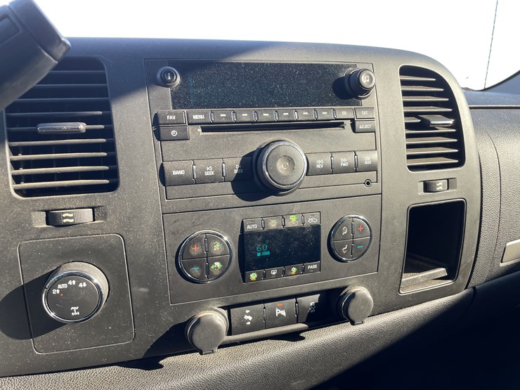 #1012-•-2012-chevy-silverado-1500-extended-cab-pickup-truck-image-42
