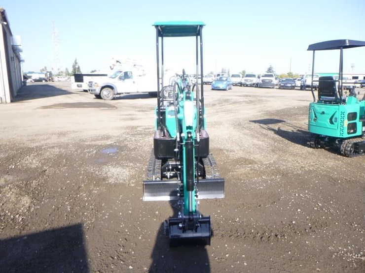 2025-agt-qh12r-hydraulic-excavator-image-6