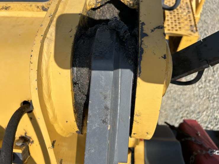 2016-deere-344k-image-22
