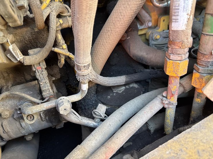 2018-deere-844k-image-51