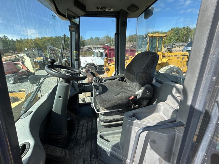 2016-deere-344k-image-60