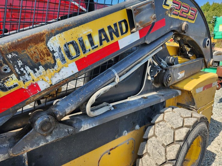 2012-new-holland-l223-image-18