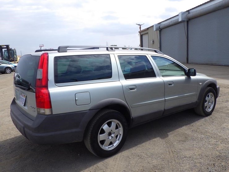 2004-volvo-xc70-image-3