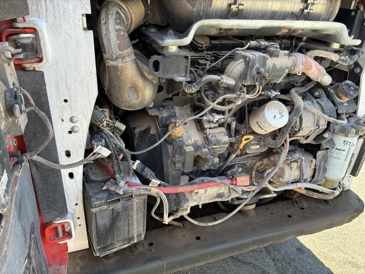 2022-bobcat-t870-image-13