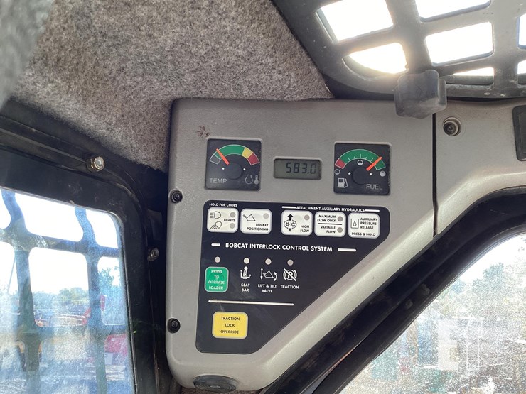 2008-bobcat-t300-image-17