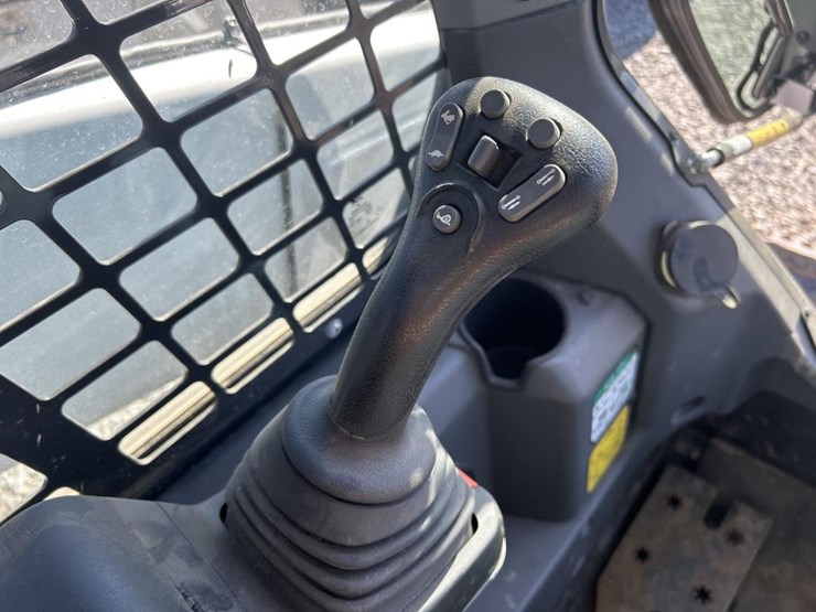 2021-bobcat-s64-image-42