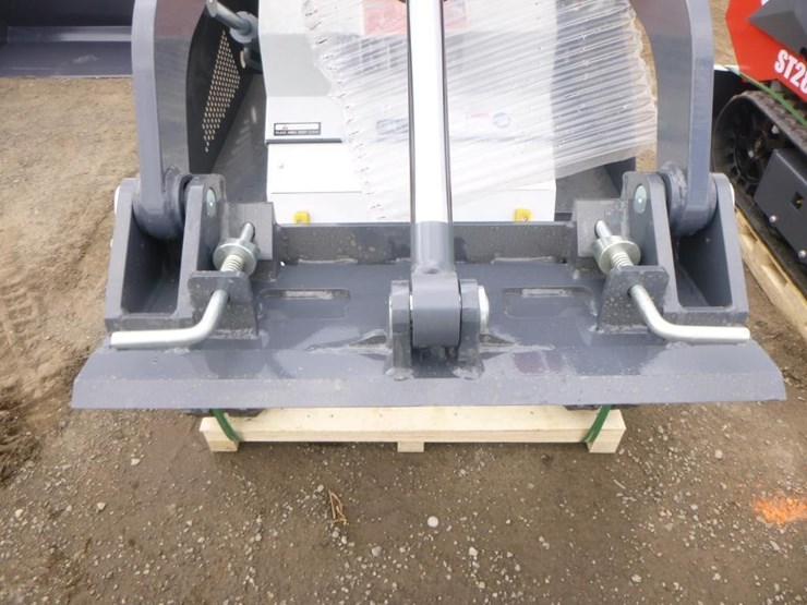 bttl-stm25-6-skid-steer-track-loader-image-10